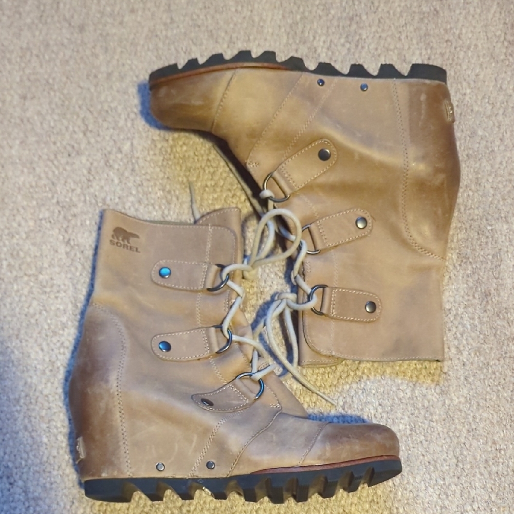 Sorel Joan of arctic ash brown wedge ankle boots 8
